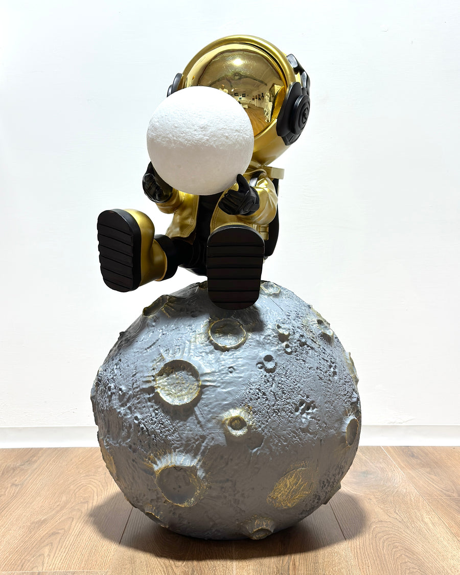 Moon Man Sitting 110 cm | Astronauta sulla Luna Luminoso