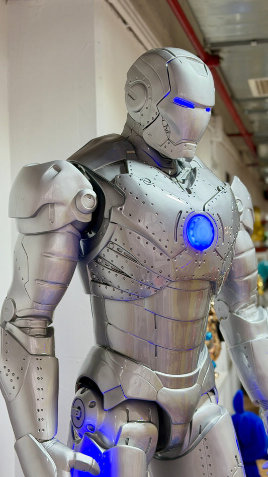 Scultura Robot Futuristico con LED – Edizione Limitata | Pushantigallery